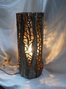 lampe en bois de noyer