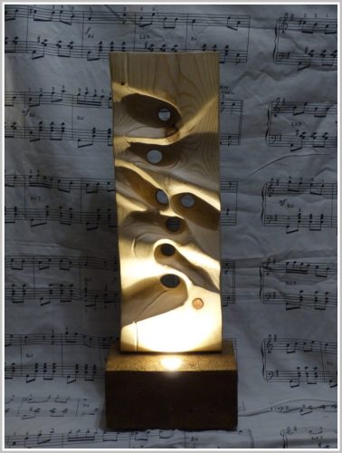 Vagues à l'âme. Bastaing en pin, sculpté et brûlé.